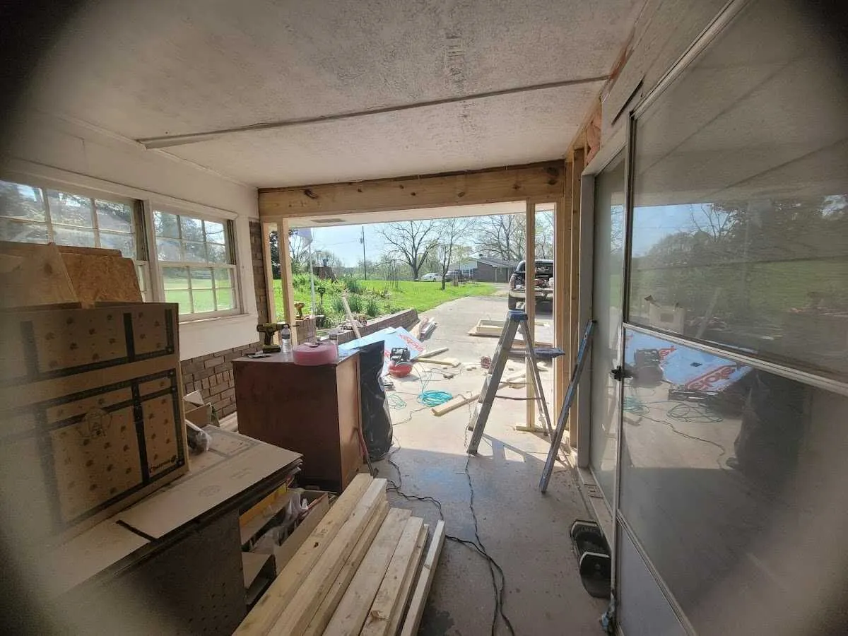 Air movers and dehumidifier for Water Mitigation Services in Hornsby Bend